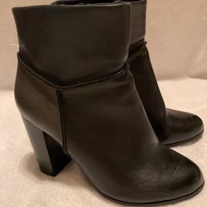 Cute boots. Black, blue & gray.